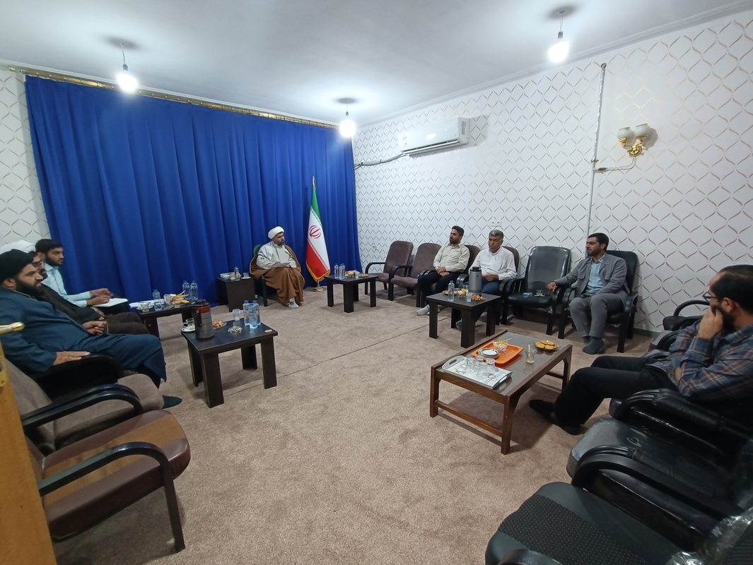 نشست هم اندیشی هیئات مذهبی شاخص شهرستان بهمئی با امام جمعه شهرستان/ از بیان دغدغه ها تا تقدیر از زحمات و همکاری ها