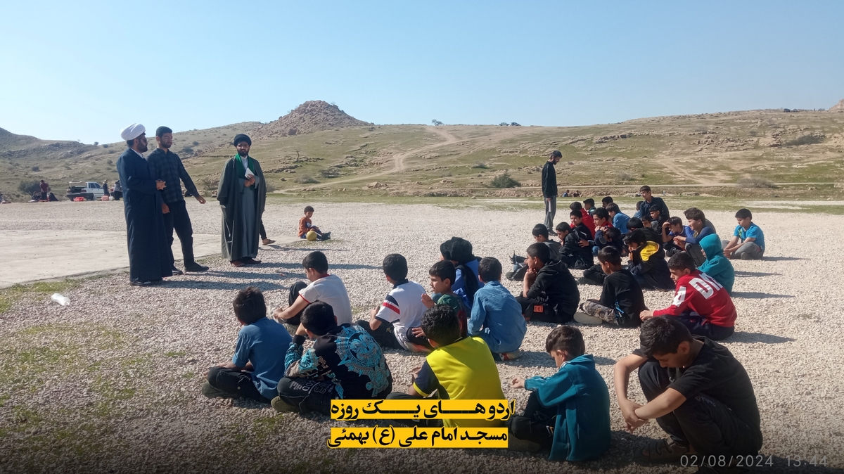 مسجدی که با راه اندازی طرح های تربیتی و فرهنگی و مذهبی  جوانان را به مسجد آورد