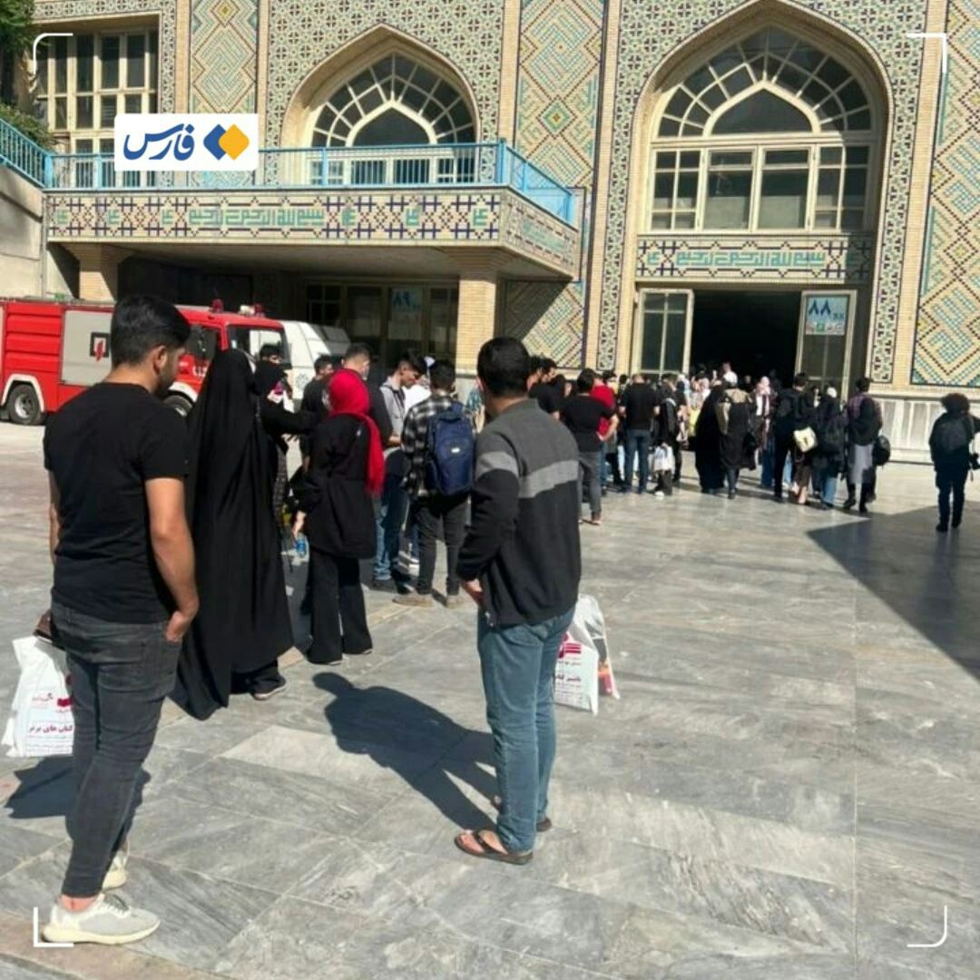  امروز عکسی در فضای مجازی منتشر شد با عنوان اینکه تنها صف موجود در نمایشگاه کتاب به صف فلافل اختصاص دارد