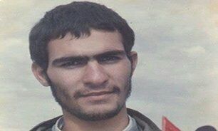 ▪️"هر وقت خواستید از روبروی گلزار شهدا رد شوید، از همانجا و از توی ماشین دستی بلند کنید و برایم فقط یک بوق بزنید